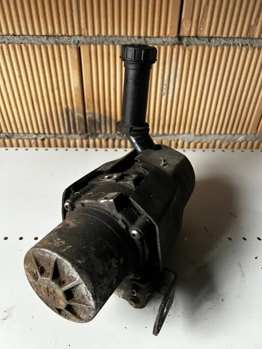 Pompe de direction OEM 9657613480 pour Citroen C4 image 3