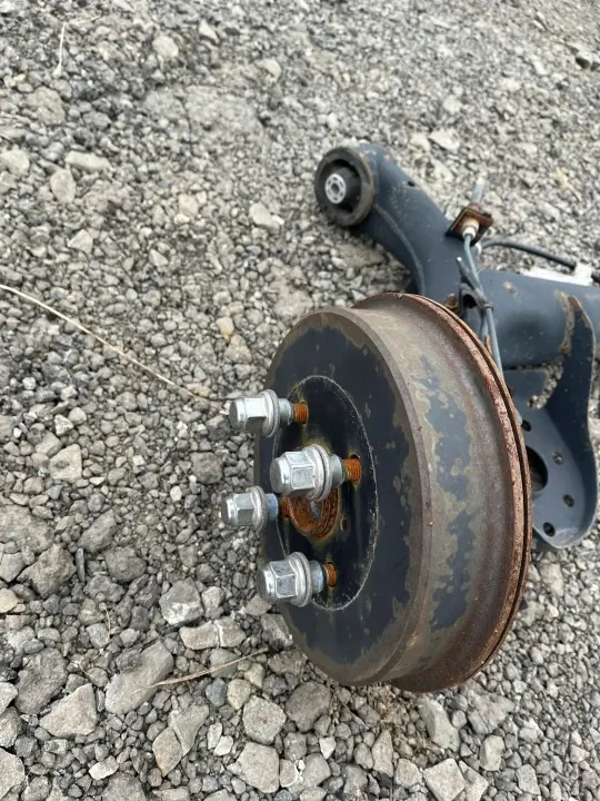 OEM Hinterachsschwinge Komplettsatz für Toyota Yaris III image 4