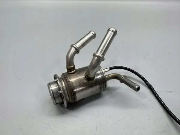 Injector AdBlue Audi OEM 05L131113H para A4 B9 image 3