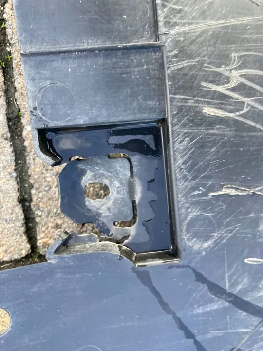 Renault Trafic III Framskärm/Motorplatta OEM image 8