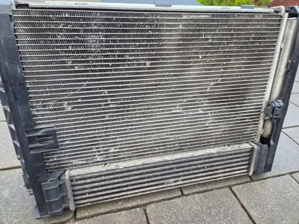 Conjunto de radiadores BMW X1 E84 2.0D con ventilador image 3