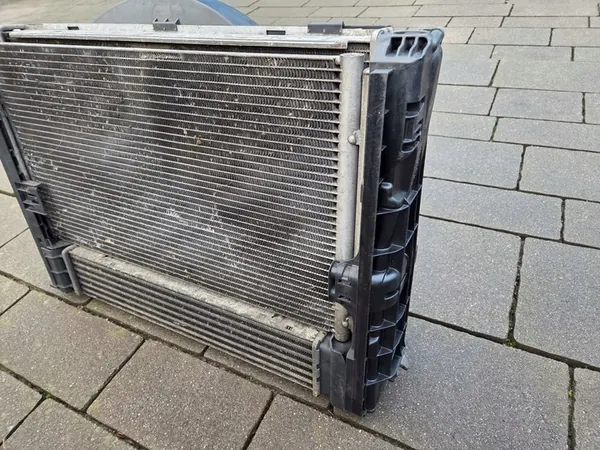 Conjunto de radiadores BMW X1 E84 2.0D con ventilador image 4