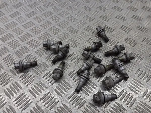 Juego de tuercas de rueda Citroen C4 1.6 HDI image 1