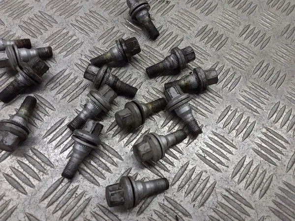 Juego de tuercas de rueda Citroen C4 1.6 HDI image 3