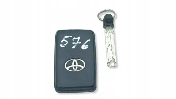 Chave Toyota RAV4 OEM AMD229416 - Estado Usado image 6