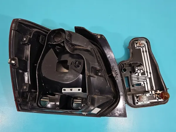 Luz Trasera Derecha VW Polo V 6R 09- OEM 6R0945096AH image 6