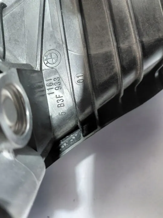 BMW S68 Insugningsgrenrör OEM 5B3F933 - Begagnad image 10