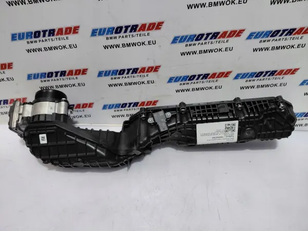 BMW S68 Insugningsgrenrör OEM 5B3F933 - Begagnad image 5