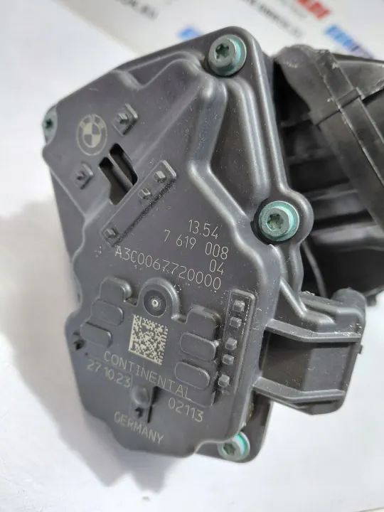 BMW S68 Insugningsgrenrör OEM 5B3F933 - Begagnad image 9