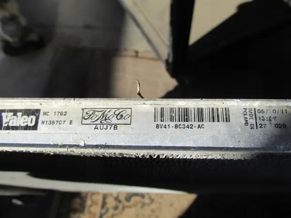 Vesijäähdytin OEM 8V41-8C342-AC Ford Kuga MK1:lle image 5