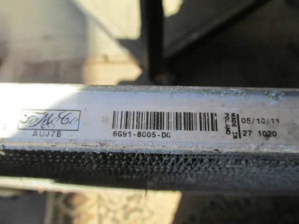 Vesijäähdytin OEM 8V41-8C342-AC Ford Kuga MK1:lle image 6