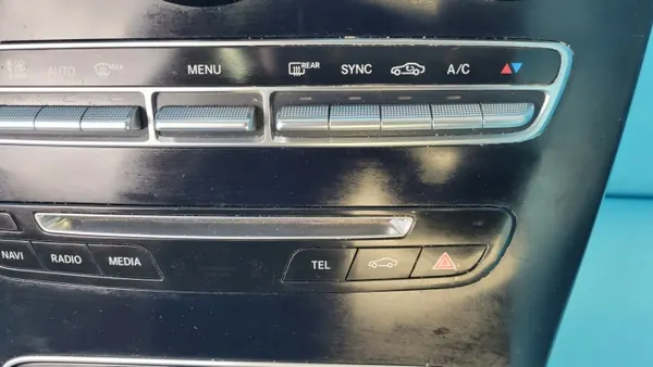 Mercedes W205 C250 mittkonsol tunnel OEM A2056803208 image 4