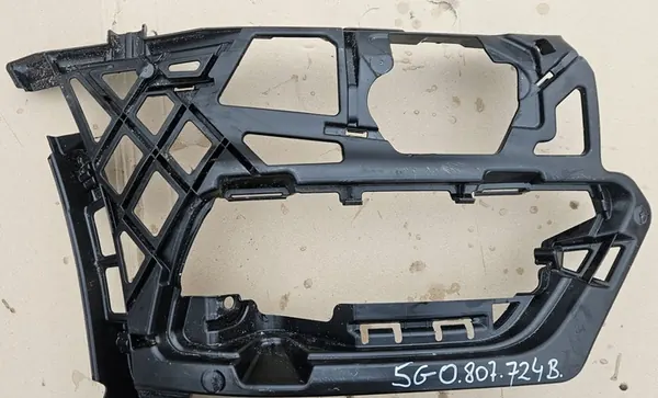 Guia de para-choque direito VW Golf VII 5G0807724B image 2