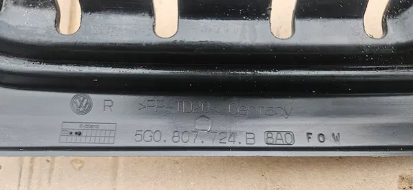 Guia de para-choque direito VW Golf VII 5G0807724B image 5