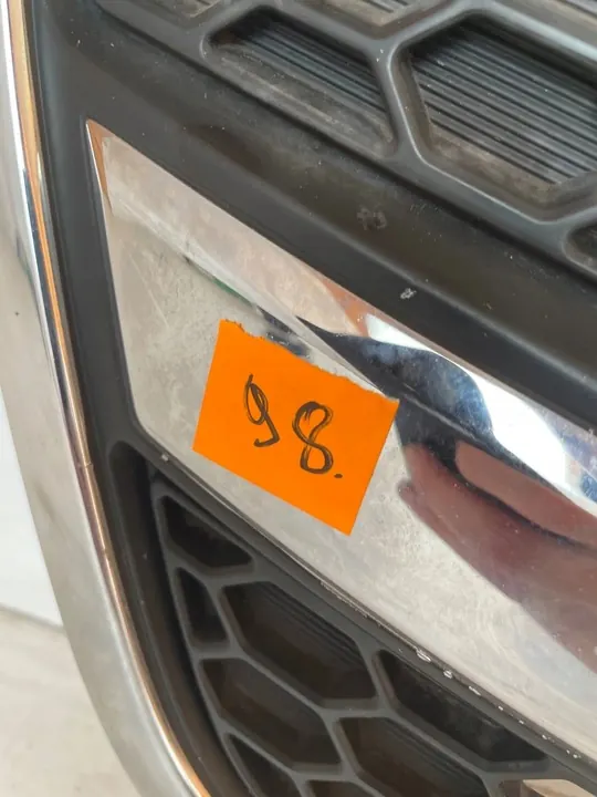 Hyundai H1 II Bumper Grill 07- OEM 86560-4H000 image 3