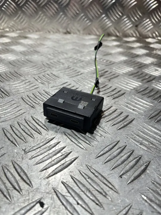 Tomada USB OEM 98538614ZD para Opel Frontera C image 2