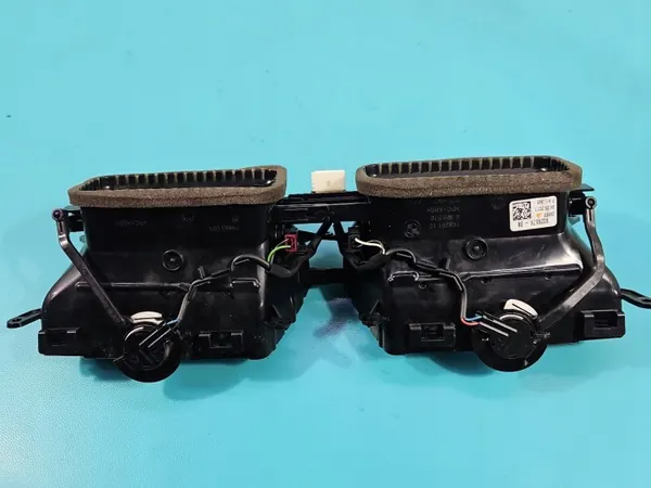 Grelha de ventilação central OEM 9329579 BMW G30 2017-2024 image 6