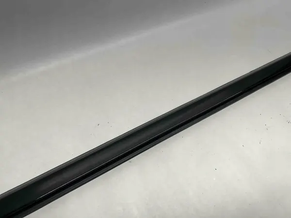Moldura Porta Direita Mercedes W213 OEM A2137209604 image 3