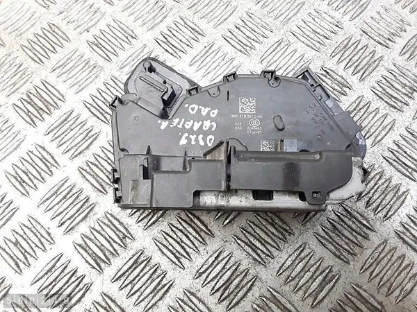 Höger Framdörrlås VW Caddy V 5TB837016E image 5