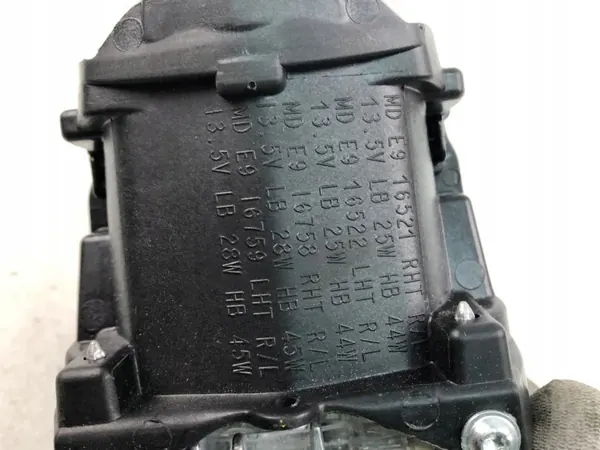Feu arrière halogène VW T-Roc OEM 90134505 image 4