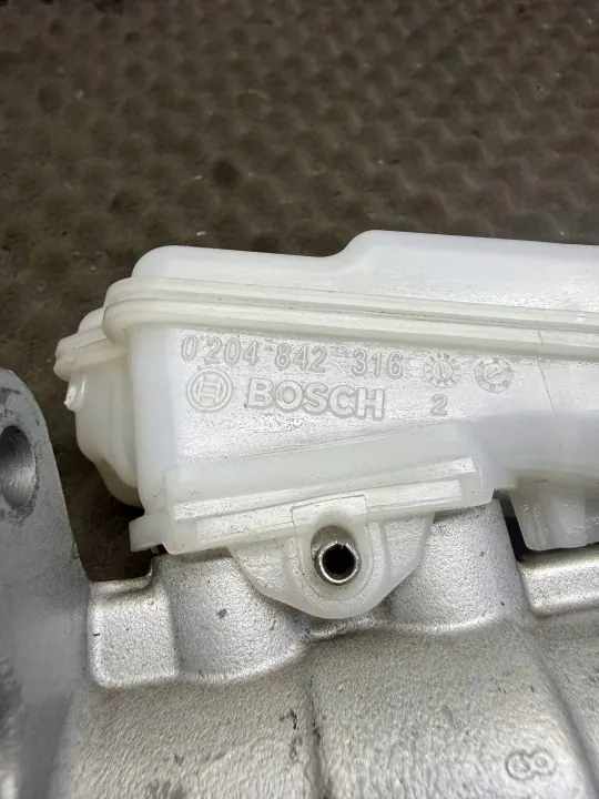 Réservoir Pompe Frein OEM 0204842316 Tesla Model 3 image 6