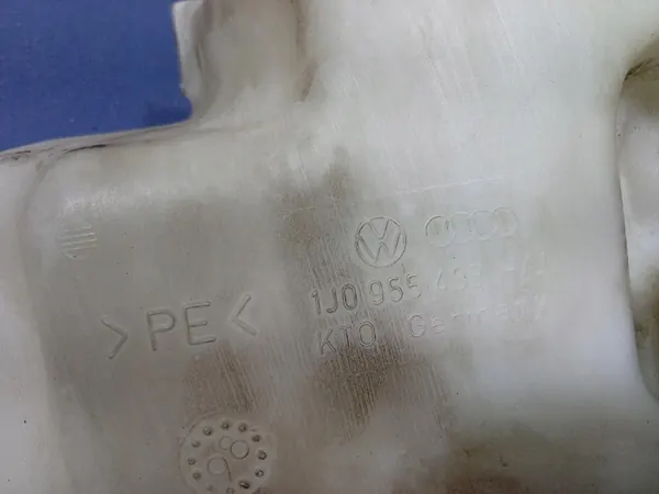 VW BORA GOLF IV Pesuainesäiliö Pumpu 1J0955458H image 5