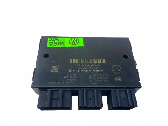 Mercedes W204 trekhaakmodule OEM A2049007905 image 2