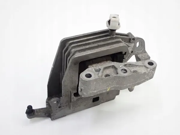 Moottorin kiinnike OEM 6875632 BMW 2-sarja F45 F46 image 2