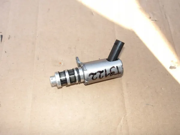 Sensor de árvore de cames V03820288F VW Audi Skoda image 2
