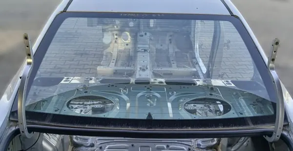 Toyota OE E16SZYBATYLNA Takaikkuna Corolla XI:lle image 3