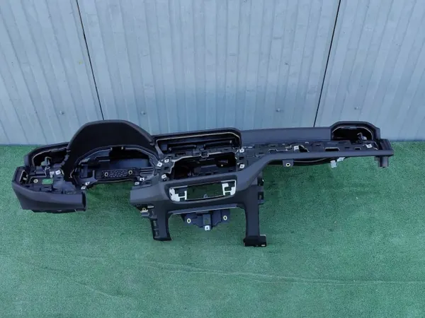 Tableau de bord Audi Q3 83A OEM 83B857001 image 2