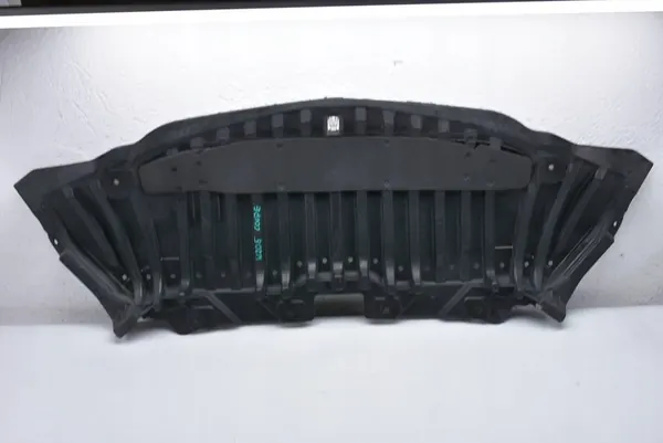 MERCEDES W205 COUPE STÖDPLATTA image 2