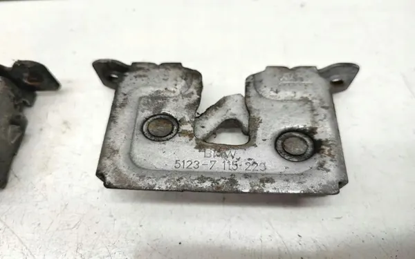 Cerradura capó BMW Serie 3 E90 OEM 7115223 image 3