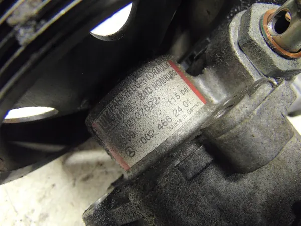 Bomba de direção assistida Mercedes-Benz image 6