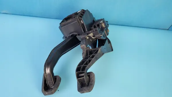 Koppeling rempedaal MERCEDES W205 A2052901800 image 9