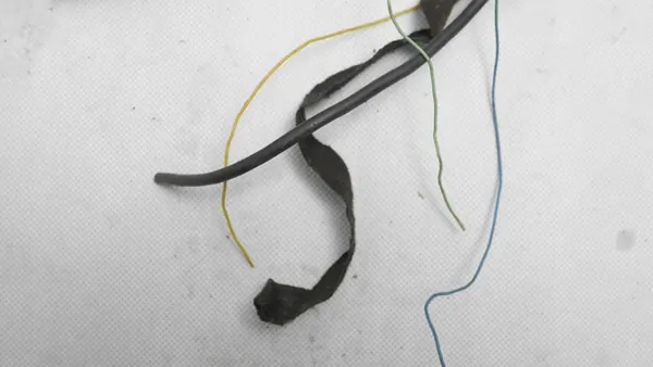 BMW OE 7185713 Baklucka Aktuator image 3