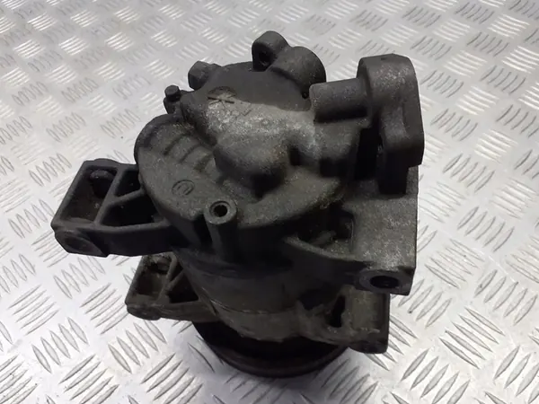 Compressore AC Nissan Almera Tino 926009F510 image 2