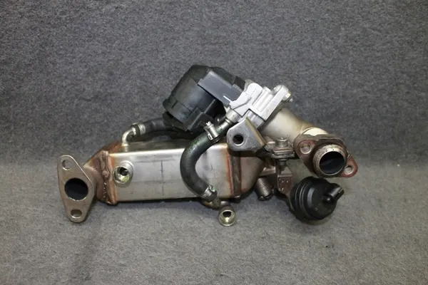 BMW E90 F01 F10 E70 Enfriador EGR 7805446 image 4