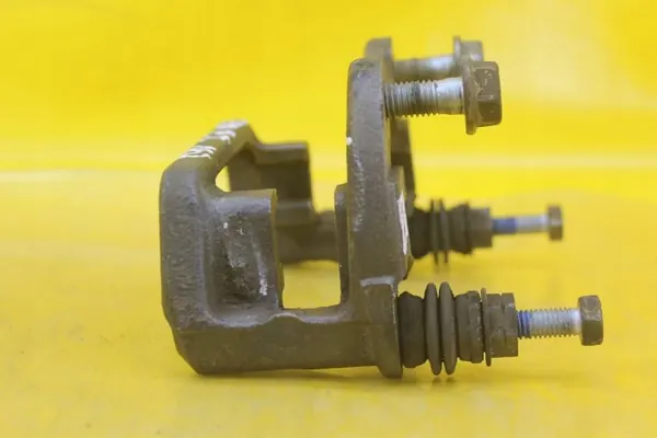OEM 1028C 162 Mordaza de Sujeción Derecha Trasera BMW E90 E91 image 7