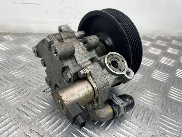 Servostyrningspump Mercedes E250 W212 CGI A0064666501 image 3