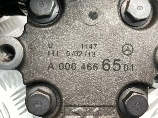 Servostyrningspump Mercedes E250 W212 CGI A0064666501 image 5