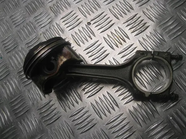 Kolv Audi A4 2009 0822369 image 2