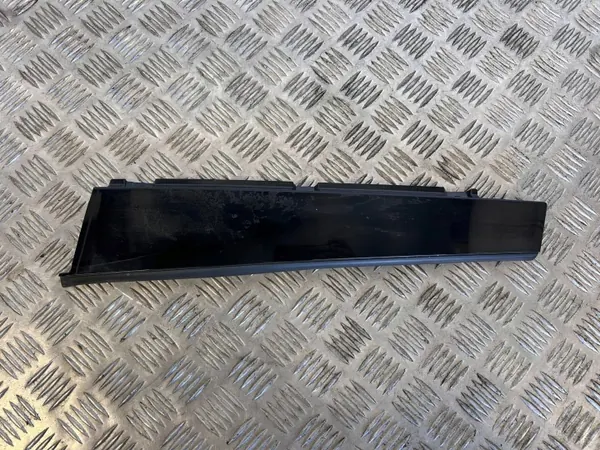 Junta ventana puerta trasera Volvo XC60 OEM 32216801 image 2