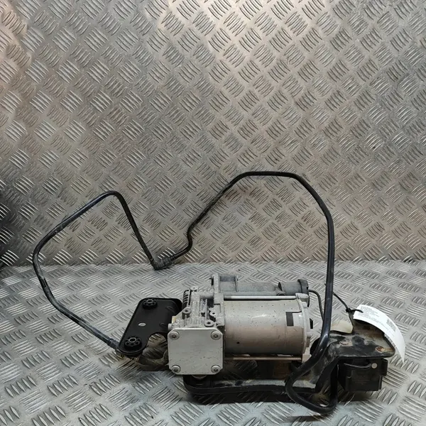 BMW X5 E70 fjädringskompressor 6789938 image 3