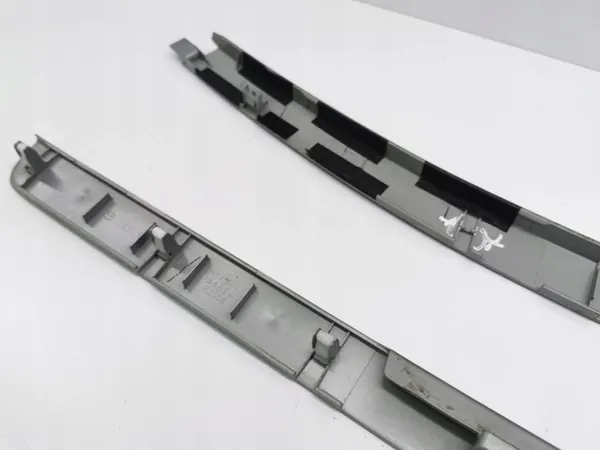 Mazda CX-7 2008 Rechterzijde Middenconsole Sierstrip OEM EH1464471 image 10