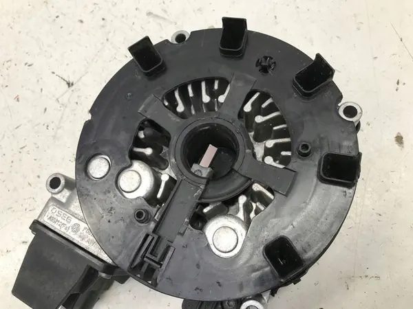 VOLVO XC40 2.0 HÍBRIDO B420T5 2024 REGULADOR ALTERNADOR image 2