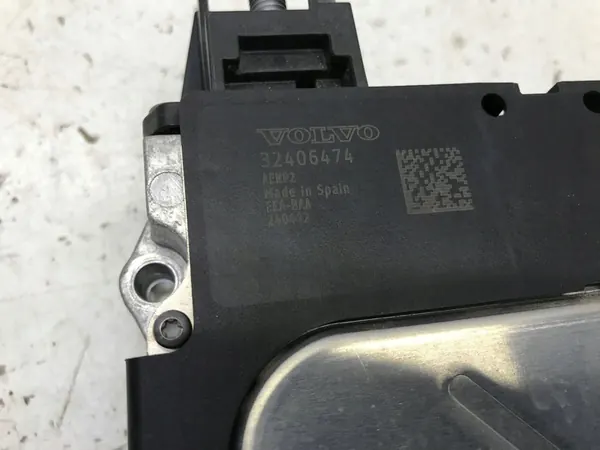 VOLVO XC40 2.0 HÍBRIDO B420T5 2024 REGULADOR ALTERNADOR image 9