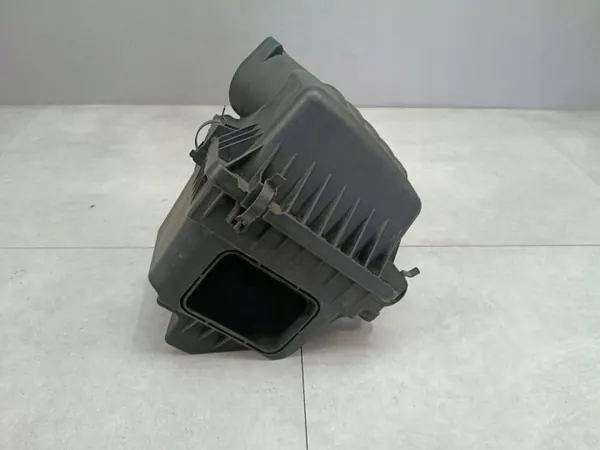 Jeep Luftfilterhus OEM 99061134A - Begagnad image 5