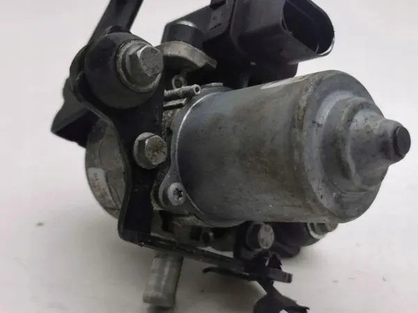 Bomba de vacío usada OEM 1K0612181F - Pieza VW image 5