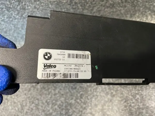 Bovenste Radiatorbevestiging OEM 7600543 7643064 BMW F30 F31 image 4